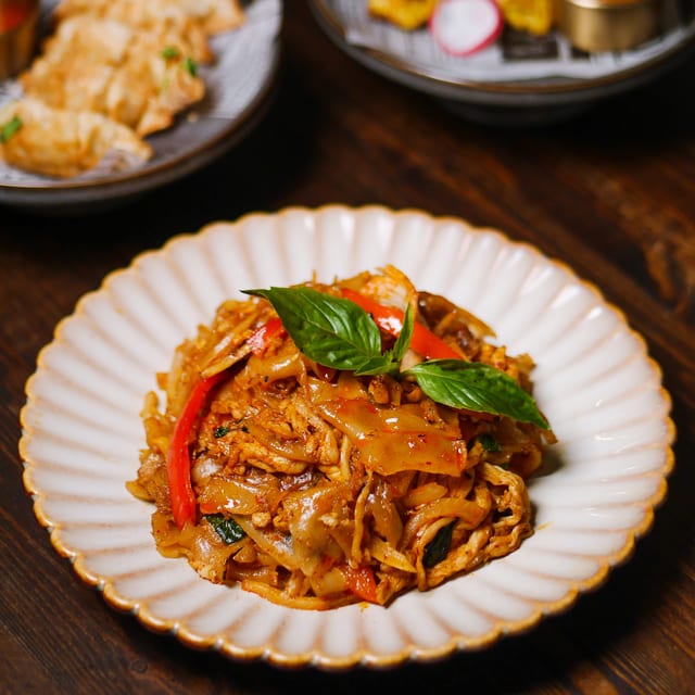 FR3 Pad Kee Mao (Drunken Noodle).