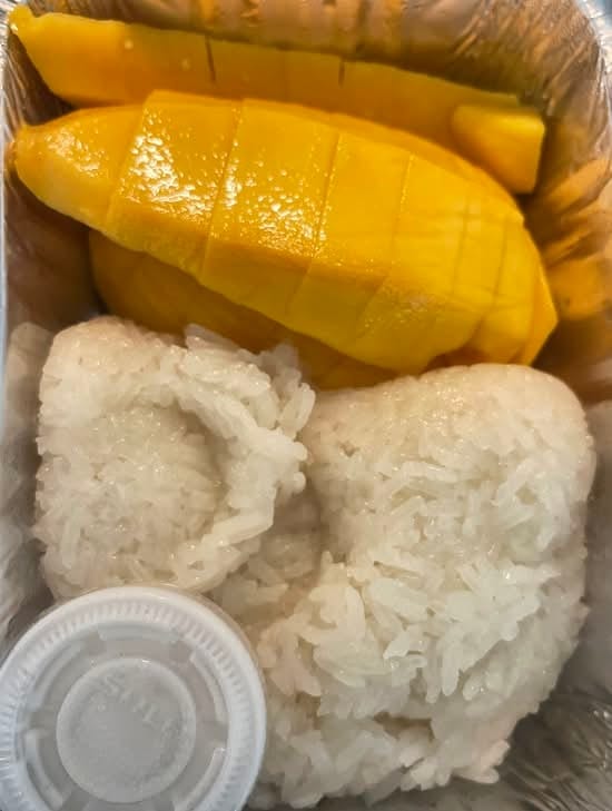 Mango With Sweet Sticky Rice.